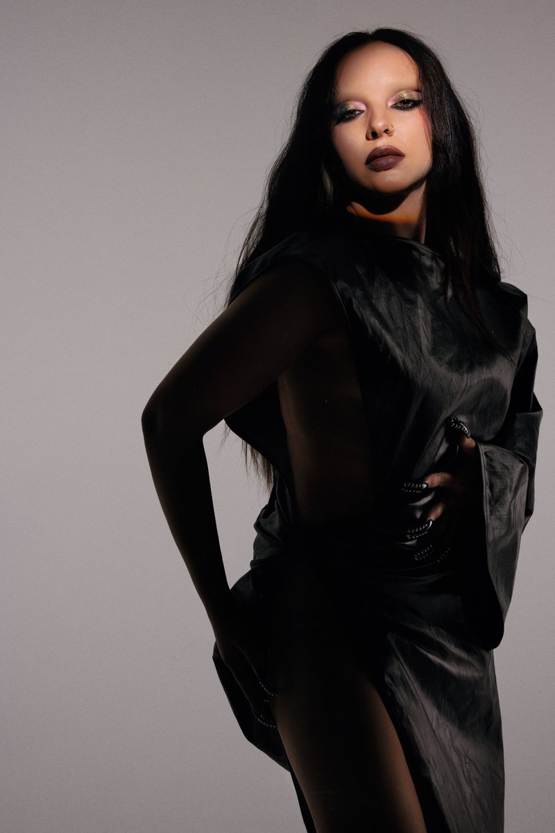 I’m in heaven when you’re looking at me.

jadeofficial.com