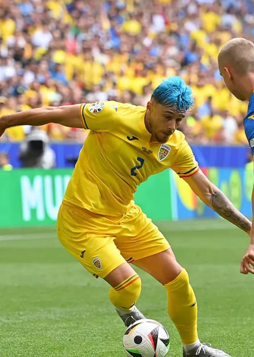 Nach Maskottchen-Skandal zieht #Rezo nach. Neues Video zeigt wie sich der Zerstörer bei der #EM einschlich.