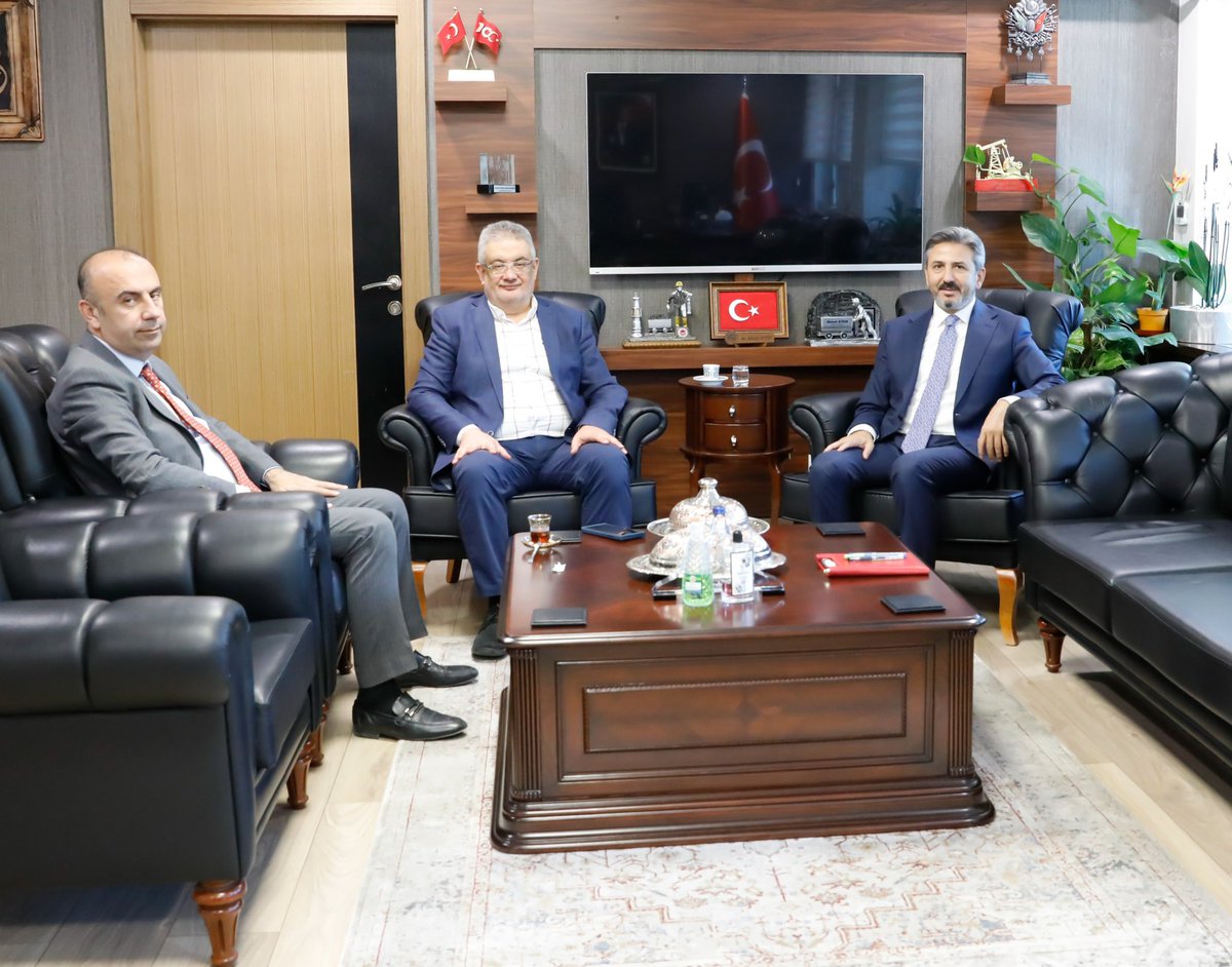 AhmetAYDIN_02's tweet photo. Ziyaretimize gelen, değerli misafirlerimiz;
Adıyaman E. Valimiz Sn. @aykut_pekmez ve Adıyaman Üniversitesi Rektörü Sn. @mehmetkelles’e teşekkür ediyorum. https://t.co/CuZQyfd1hI