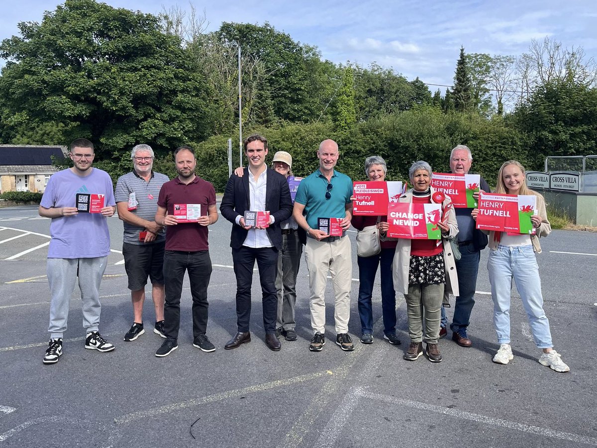 Two days out from polling day, and we are so grateful for all the support on the #GE2024 campaign trail today in Kilgetty, Pentlepoir and Templeton. Thank you especially to <a href="/RhonddaBryant/">Chris Bryant</a> <a href="/SKinnock/">Stephen Kinnock</a> and the <a href="/AberavonLabour/">Aberafan Maesteg Labour</a> team for making the trip. 

Vote #change on 4 July 🌹