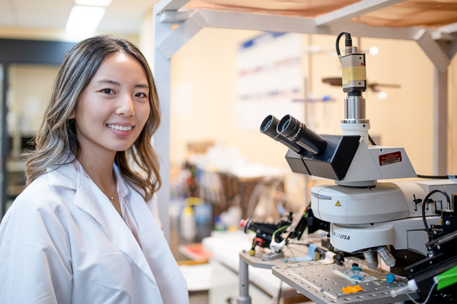 CAN_ACN's tweet image. Meet Brain Star Award winner Lisa Fang | Memorial University - Study first to establish a direct link between an inflammatory molecule and activity in appetite-promoting neurons linked to obesity can-acn.org/brain-star-awa… Paper in PNAS pnas.org/doi/abs/10.107… @CIHR_INMHA @MemorialU