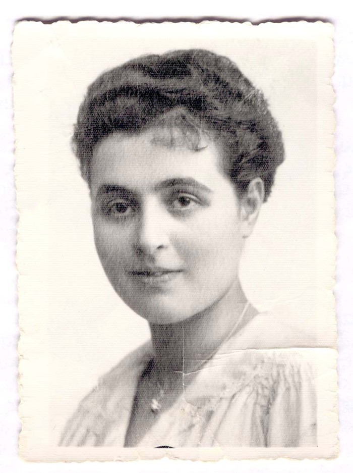AuschwitzMuseum's tweet photo. 2 July 1900 | A German Jewish woman, Fanny Messing, was born in Nordhausen. She emigrated to France.

In September 1942 she was deported to #Auschwitz. She did not survive. https://t.co/Ihbnv5ngxT