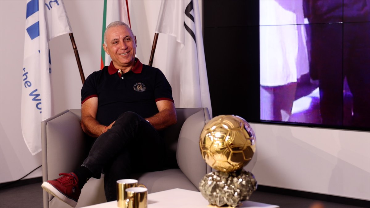 Maxime Lorry (@lorrymaxime) on Twitter photo 🎙️ Hristo Stoitchkov : « Nous avons des diamants à polir »
Pour <a href="/ballondor/">Ballon d'Or</a>, le lauréat de 1994 évoque l'évolution du football en Bulgarie et plus largement dans les pays des Balkans, dont certains ont brillé à l'#EURO2024.
cc <a href="/FlorentTorchut/">Florent Torchut</a>
lequipe.fr/Football/Actua… 🎙️ Hristo Stoitchkov : « Nous avons des diamants à polir »
Pour <a href="/ballondor/">Ballon d'Or</a>, le lauréat de 1994 évoque l'évolution du football en Bulgarie et plus largement dans les pays des Balkans, dont certains ont brillé à l'#EURO2024.
cc <a href="/FlorentTorchut/">Florent Torchut</a>
lequipe.fr/Football/Actua…