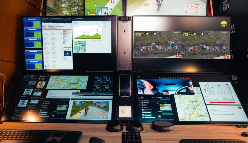 NairoInGreen's tweet photo. You caught that in the control room @vismaleaseabike ? https://t.co/lvLN6nwTI2