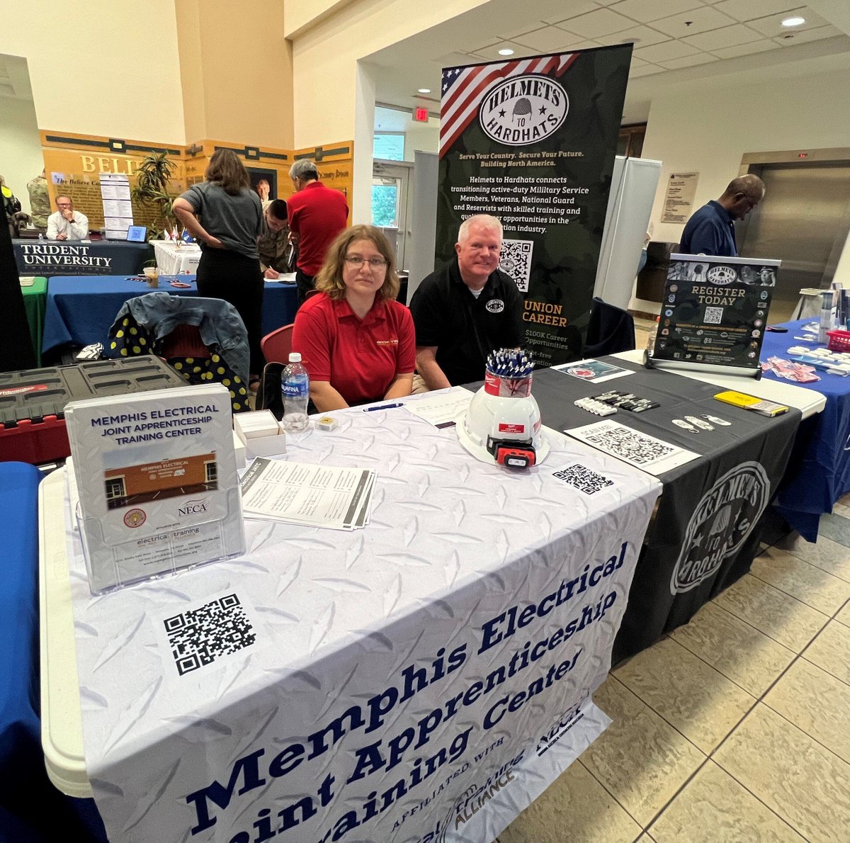 HelmetsHardhats's tweet photo. It's #TrainingCenterTuesday! βοΈSenior Program Manager and East Central Representative Robert Schwartz participated in the 251st MP Company Post-Deployment Yellow Ribbon Event in Henderson, TN! πΊπΈβ¨ https://t.co/68NwuFzxI2