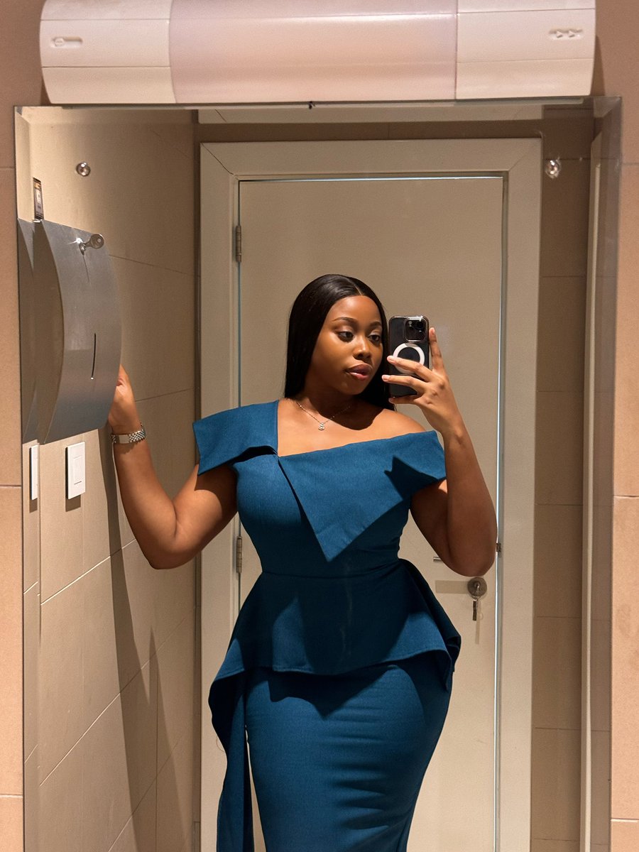ezzy_jimi's tweet photo. I feel that “luck” is preparation meeting opportunity – Oprah Winfrey.

#worklife #myjob #outfit #ootd https://t.co/SC9htgHD9Y