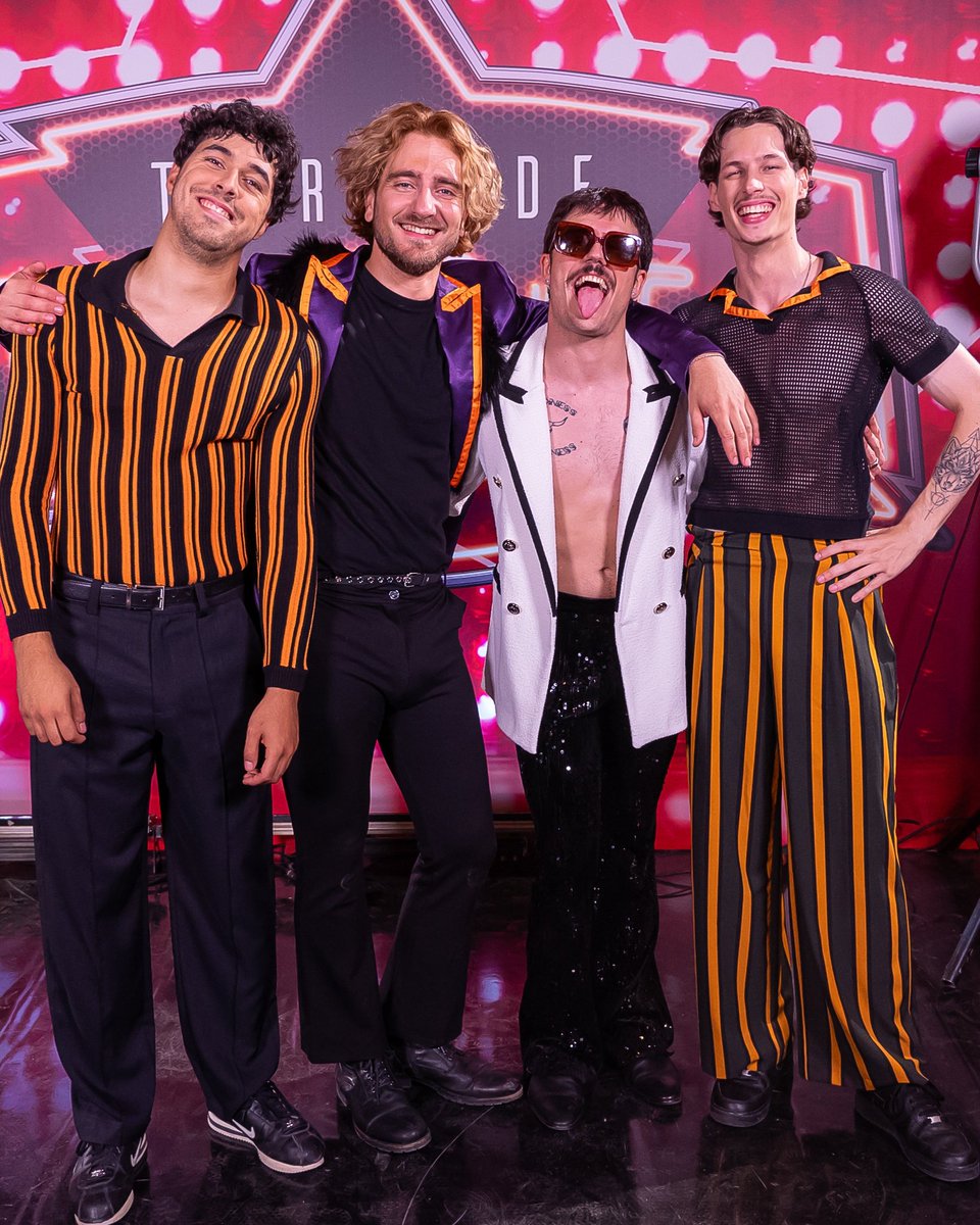 TheSurroyal's tweet photo. 🤩🌟 Versionamos a 'MANESKIN' en nuestro desafío de semifinales de Tierra de Talento de Canal Sur ⬆️⬆️

#thesurroyal #sevilla #maneskin #beggin #TDTSemifinal3 

@tierratalentotv @16escalones @canalsurradiotv https://t.co/vVzviUi1uH