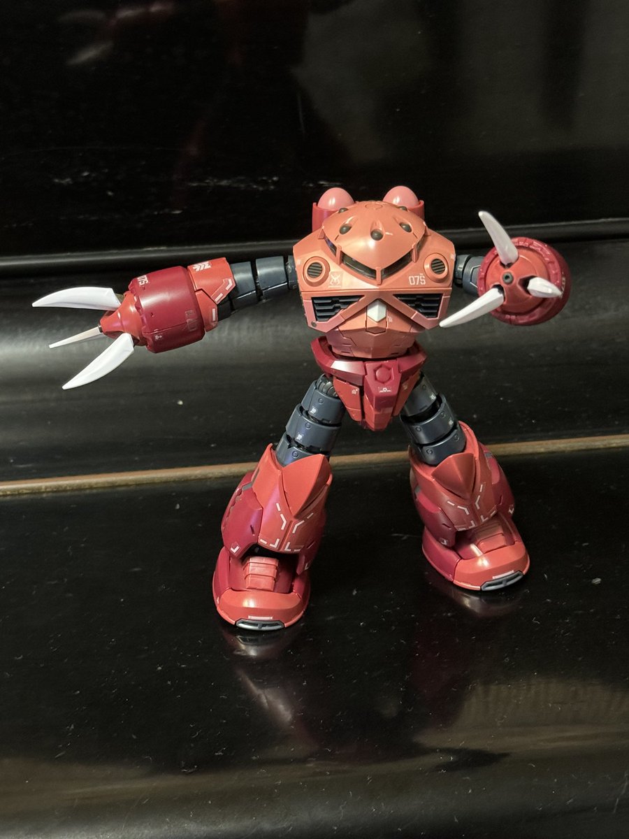 kaz_bb_0129's tweet photo. ちょっと前に初めてRGを作ってみた。
まぁズゴックなんですけどね。

#ガンプラ
#RGシャア専用ズゴック https://t.co/oxpUZvujgL