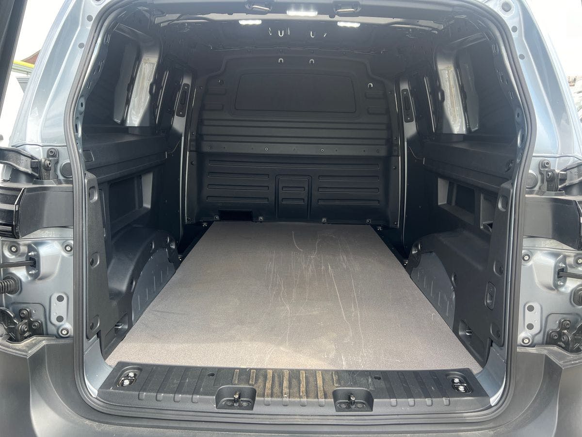 pentagonvw's tweet photo. 📢VAN OF THE WEEK📢

Used 2023 VW ID Buzz Commerce, featuring:

🛣️Intelligent Speed Assist
💡LED Headlights
♨️Heated Front Seats and more!

Find out more: https://t.co/cTfvBX4w4q

#VanOfTheWeek #VWVans #VWIDBuzz #IDBuzz #PentagonVolkswagen https://t.co/d2GoL69k2j