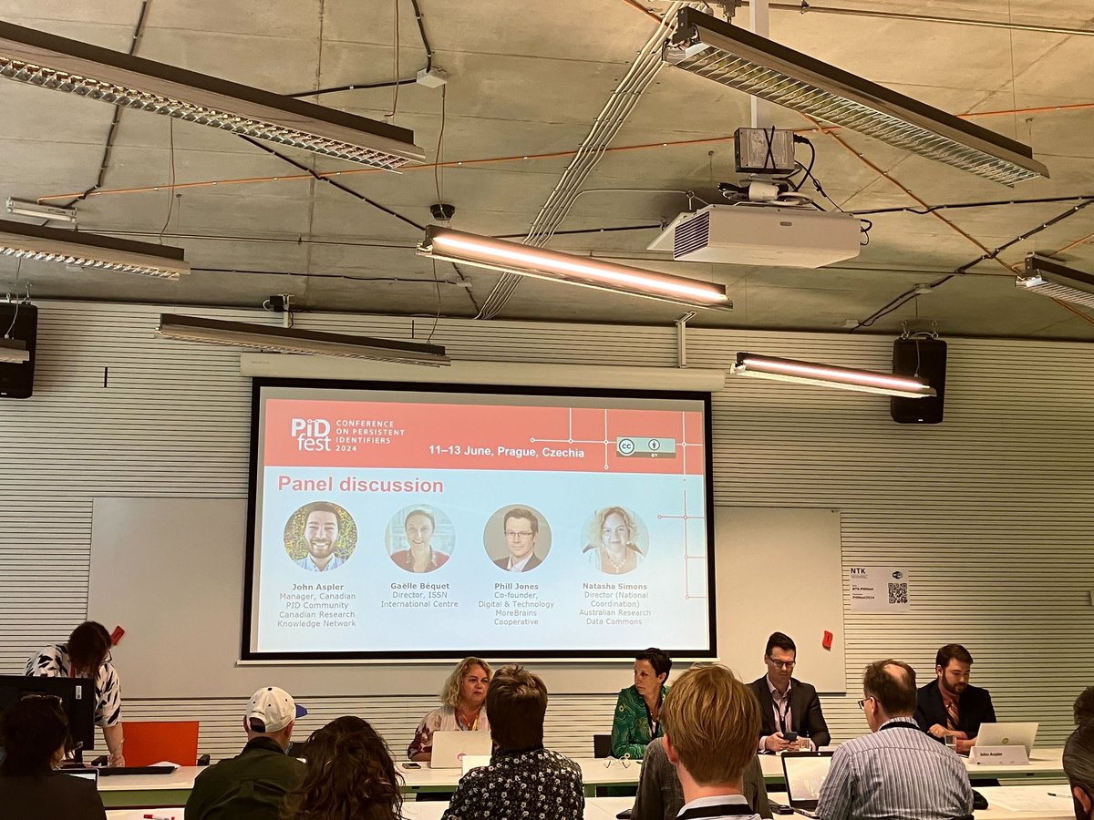 CRKN_RCDR's tweet image. Recently, members of our team, John Aspler and Ursula Carmichael, went to Prague to attend PID Fest. There, they were co-presenters with our American colleagues from LYRASIS.

#PIDfest #CRKN  #PersistentIdentifiers #summit