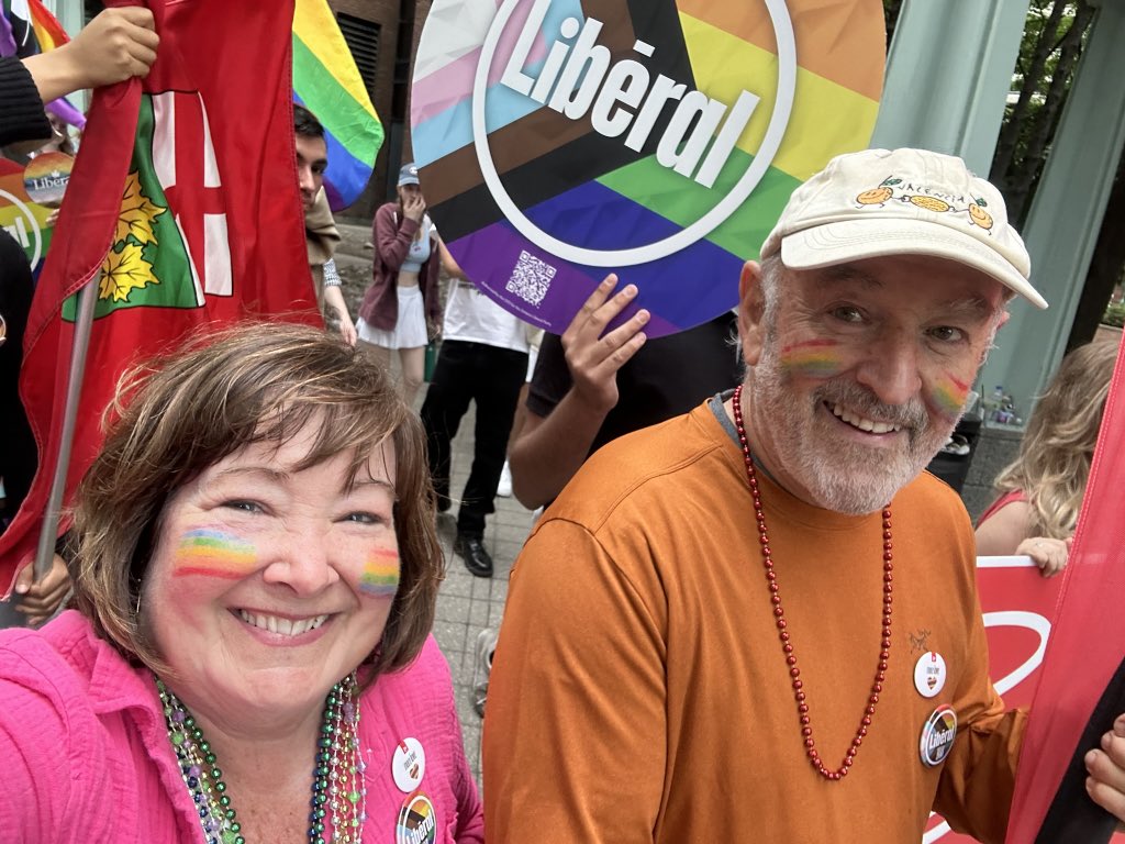 Kathryn_McGarry's tweet image. Celebrating #love and #inclusivity with @BonnieCrombie &amp;amp; @OntLiberal at #TorontoPride! ❤️💜💙💚🧡💛@marymargaretbey @ShamjiAdil @JohnFraserOS @stephaniebowman