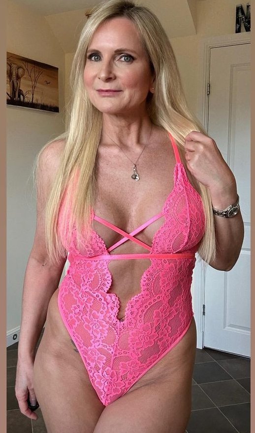 They want an hi from older men
seductivesecrets.fun