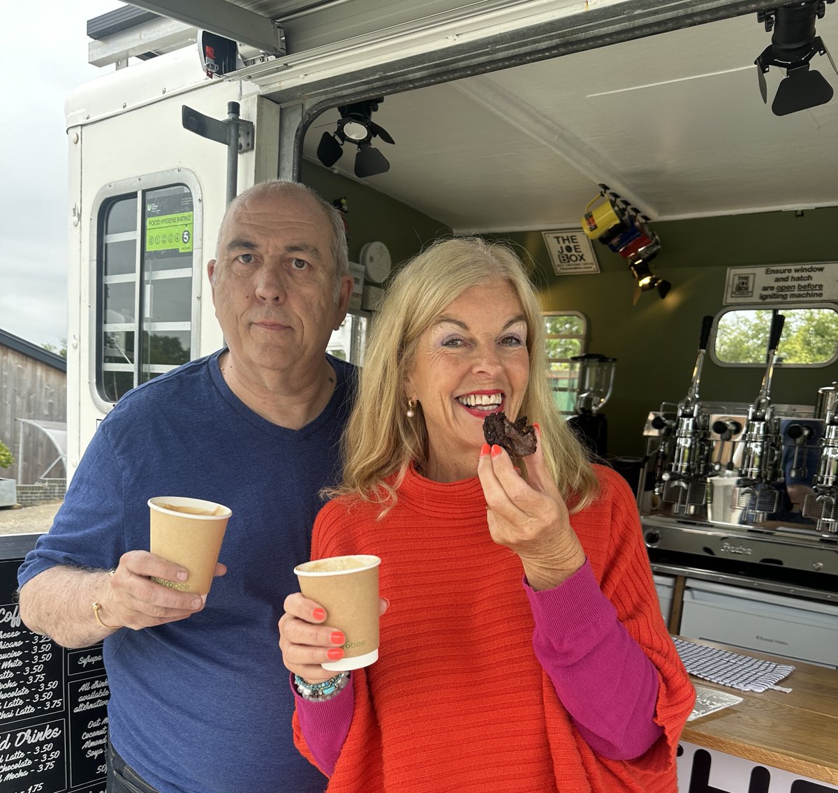 vanillaweb's tweet photo. Did you miss it ? Catchup with me @julesserkin on #BBunker radio show with guests 

James @TheJoeBoxCoffee 

Julia @LittlePinkDog1 

https://t.co/acYPzp2eic https://t.co/UVjB11JeG5