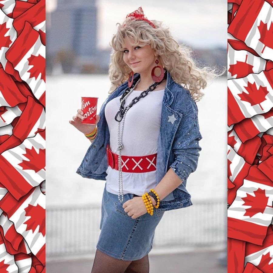 msheartlessgrl's tweet photo. What better way to celebrate Canada Day than some Timmy Ho’s? 🇨🇦 😉
I still cannot believe I got to meet @CobieSmulders ! I hope she gets her own RS jacket back soon!🥹
•
#robinsparkles #howimetyourmother #himym #canadianidol #cosplay #costume #colbiesmulders #robinsherbatsky https://t.co/WWEcDI2nrz