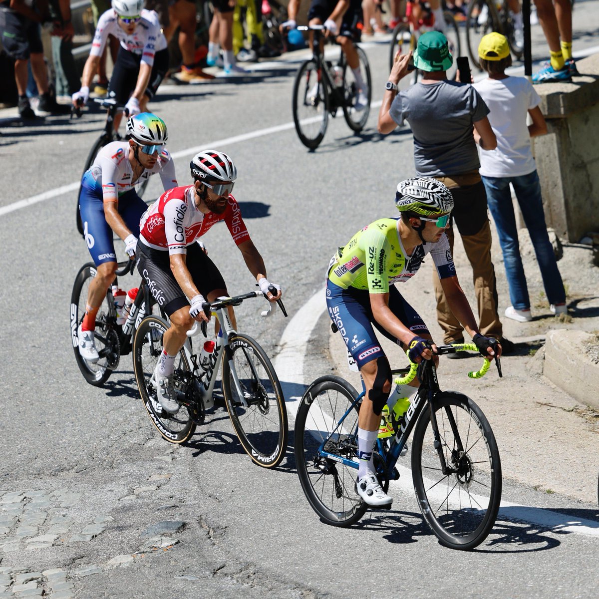 After 8 months of injury, Kobe Goossens was on the attack in the first Tour de France mountain stage. Pure fighter 💕 #TDF2024