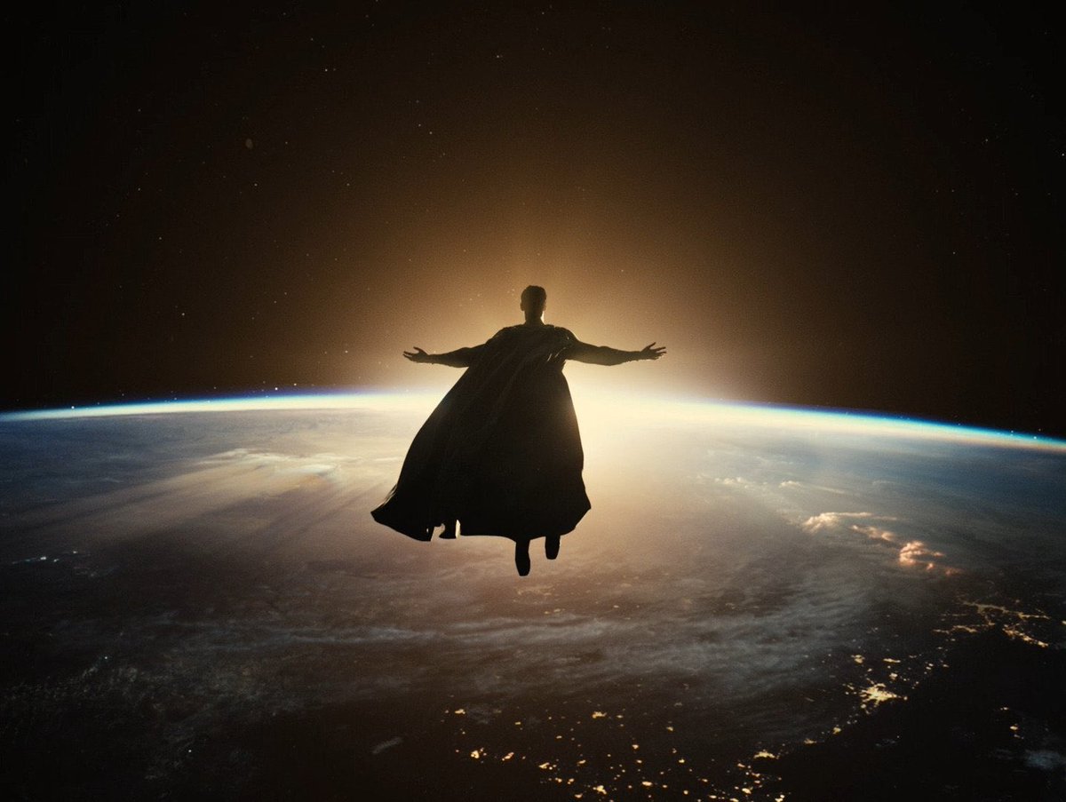 CultureCrave's tweet photo. Zack Snyder teases that #JusticeLeague is releasing in theaters 🍿 

“Stay tuned for a date” 

#SnyderCut https://t.co/MNRY52hqpO
