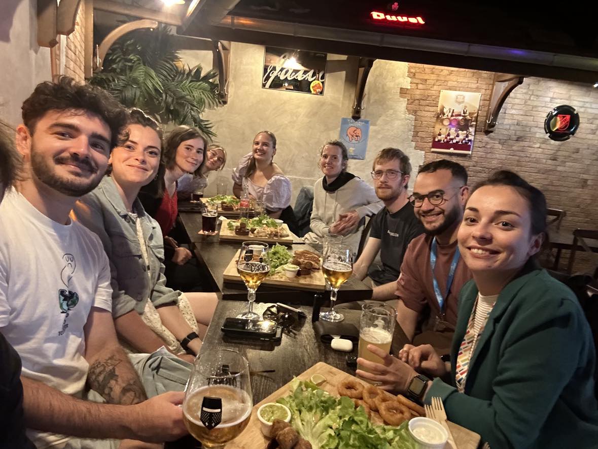 youngFINYS's tweet image. Looking back at the &apos;Apéro&apos; in the far-western city of...Brest! Small group (with &apos;only&apos; @RTripier &amp;amp; Mac Research Group) but that was already great! We talked about #chemistry🧪 &amp;amp; @AmauryGuillou reunited with his former colleagues. Brest, we ❤️ u! @ESMI_society #FranceLifeImaging