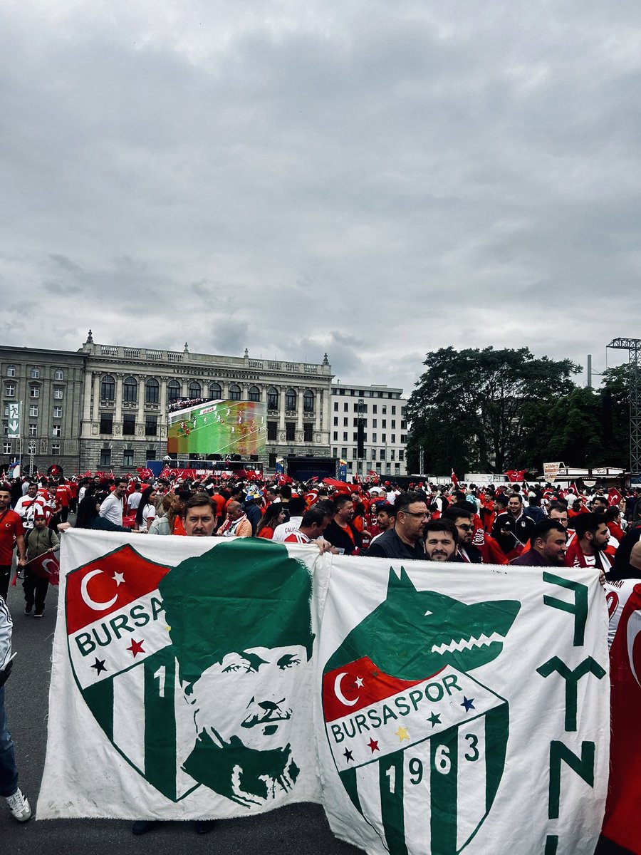 teksasorg's tweet photo. Ne mutlu TÜRK’ÜM diyene! 🇹🇷
📍Leipzig, Almanya https://t.co/ZmUmWEviLZ