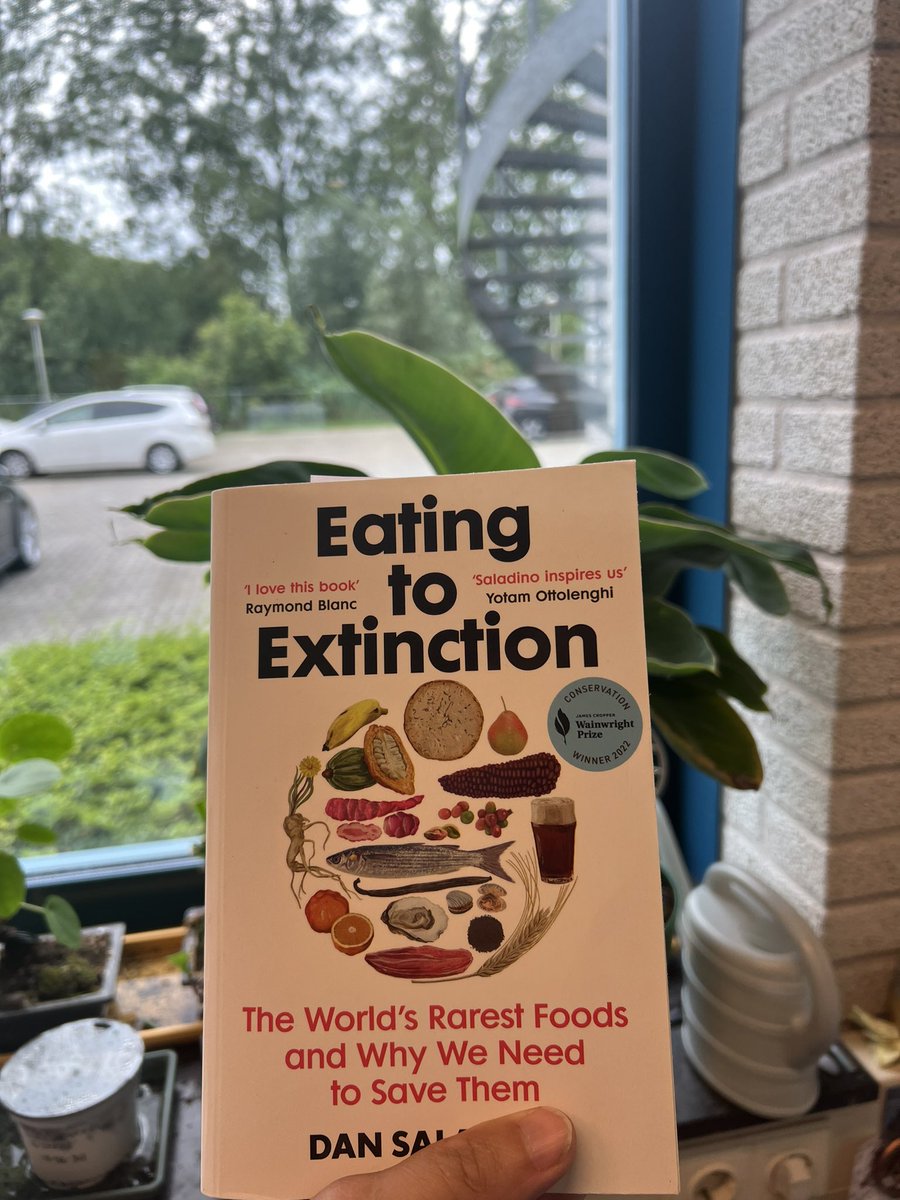 DrBananaGarcia's tweet photo. Got this present 🧡 .
The interesting part is that … I helped with one chapter 😜.
#EatingToExtinction by Dan Saladino. https://t.co/VLcQjiW8FQ
