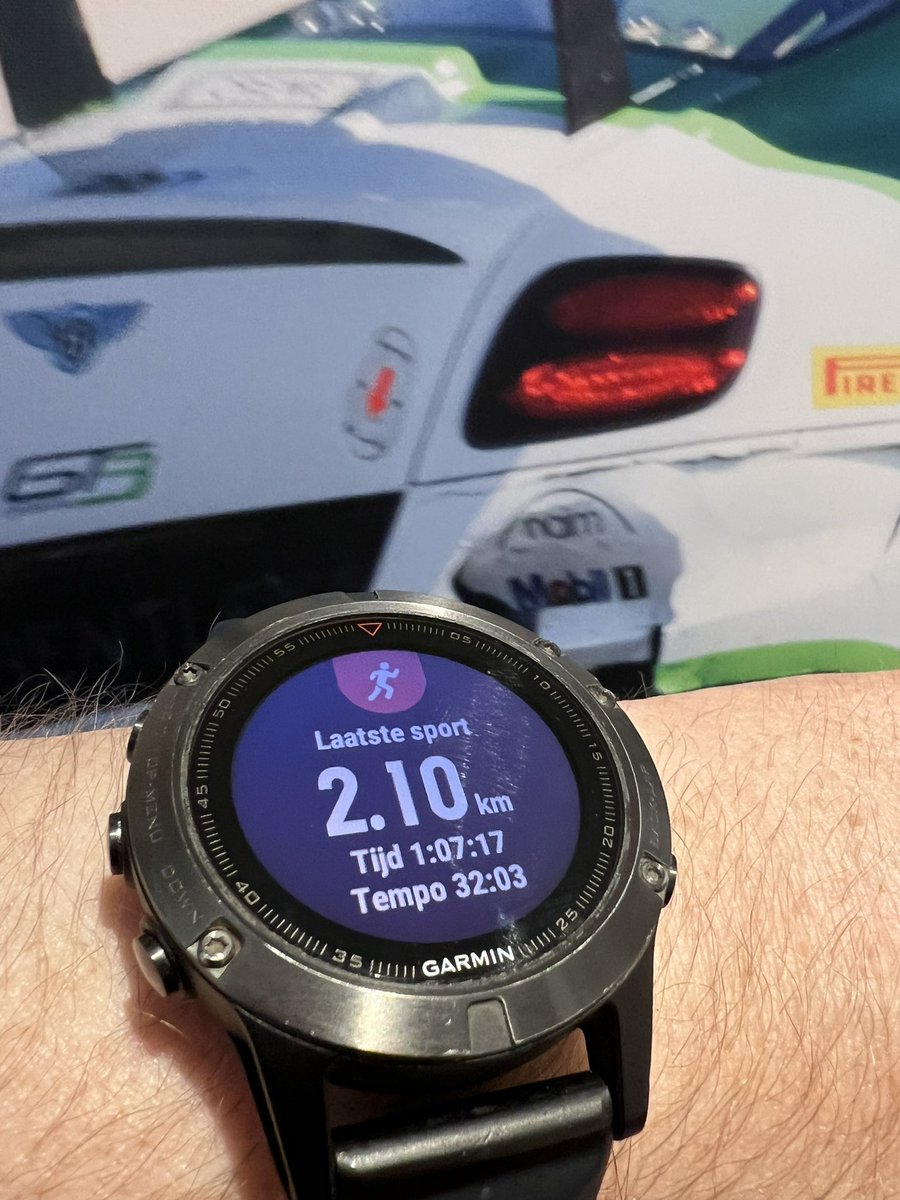 HenkBrandsma1's tweet photo. Vlak voor #roened 🇷🇴🇳🇱 zelf nog ff stuk gaan tijdens “DFM Bootcamp Despite Better Judgment🏋🏼‍♂️” #DFMnl #garmin #bootcamp #beatyesterday https://t.co/kkF6sFsBAK