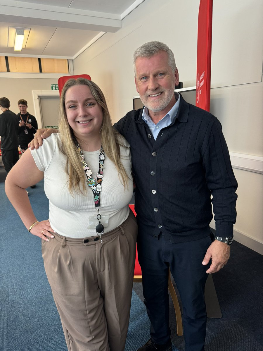 Got the opportunity to meet the new patron of <a href="/AFCCT/">Aberdeen FC Community Trust</a> and one of the Gothenburg Greats! Thank you so much for taking the time to meet and chat to the kids at <a href="/northfieldaca/">Northfield Academy</a> and well done to the pupils for being such great representatives of the school and the trust ❤️🤍
