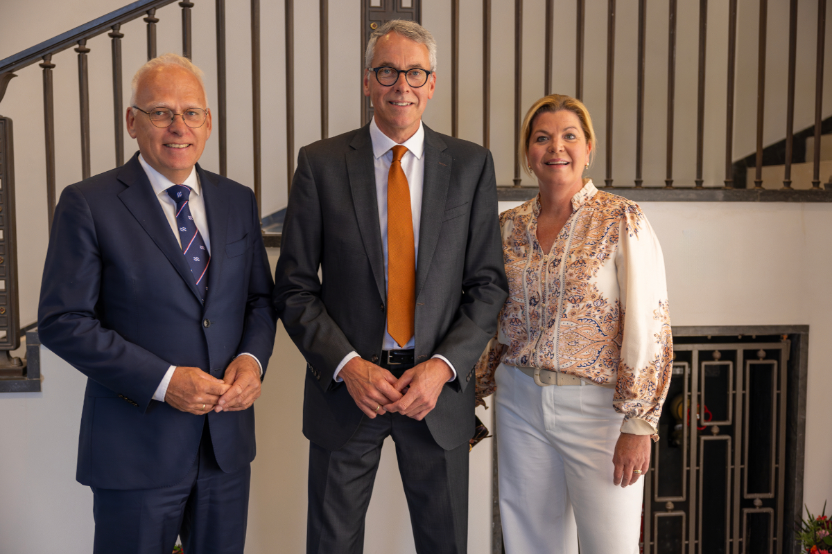 Veel dank aan vertrekkende ministers Piet Adema en Christianne van der Wal voor jullie harde werk en toewijding de afgelopen jaren. Dankzij jullie inzet hebben we prachtige resultaten behaald en goede dingen kunnen bereiken.