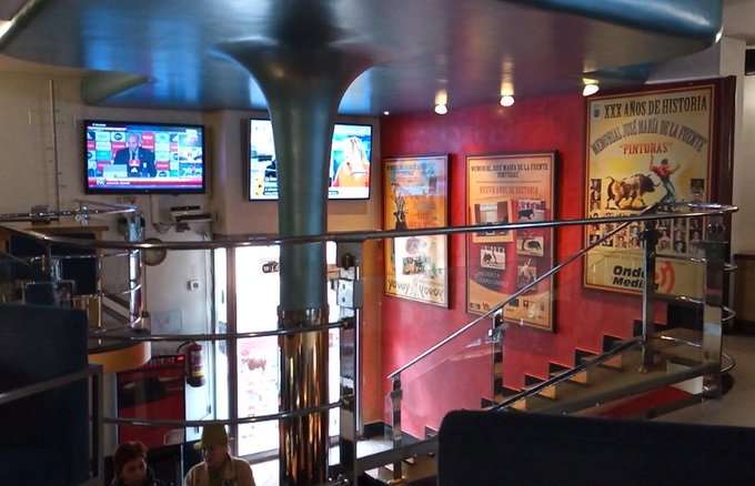 ♉️ Toros en el ruedo. Toros en la calle. Toros en la mesa. El toro es celebración que nos une.

🍴 Yovoy
📍 Calle Almirante, 6 (Medina del Campo, Valladolid)

#DondeHayTorosSeComeBien🍻