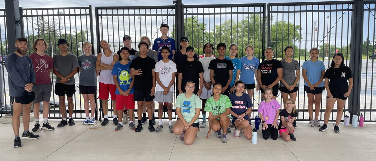 32/100:  Great day with this group. A little rain can’t stop us! 🐝🔗🐝💪🏼🐝💕