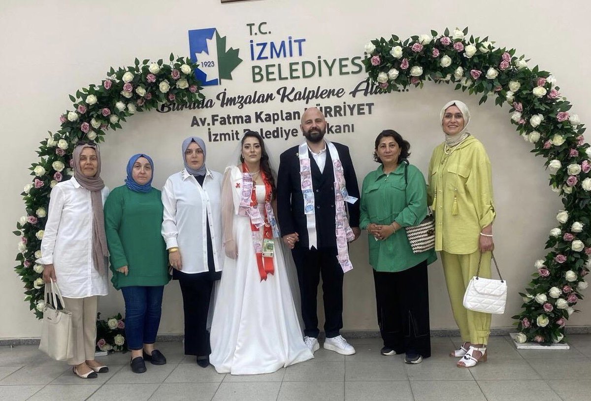 akkadinizmit41's tweet photo. Teşkilat Başkanımız Tülay Abiş ve yönetim kurulumuz ile birlikte, Turgut Mah. Başkanımız Nagihan Güler’in abisinin nikah törenine katılım sağladık.

Erhan ve Dilara çiftimize ömür boyu mutluluklar dileriz. https://t.co/G8loiO8lC5
