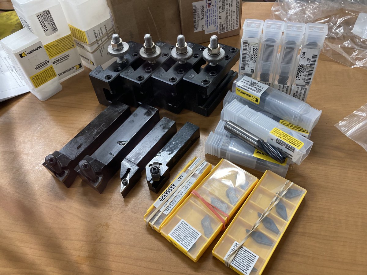 katthefennec's tweet image. like Christmas in July