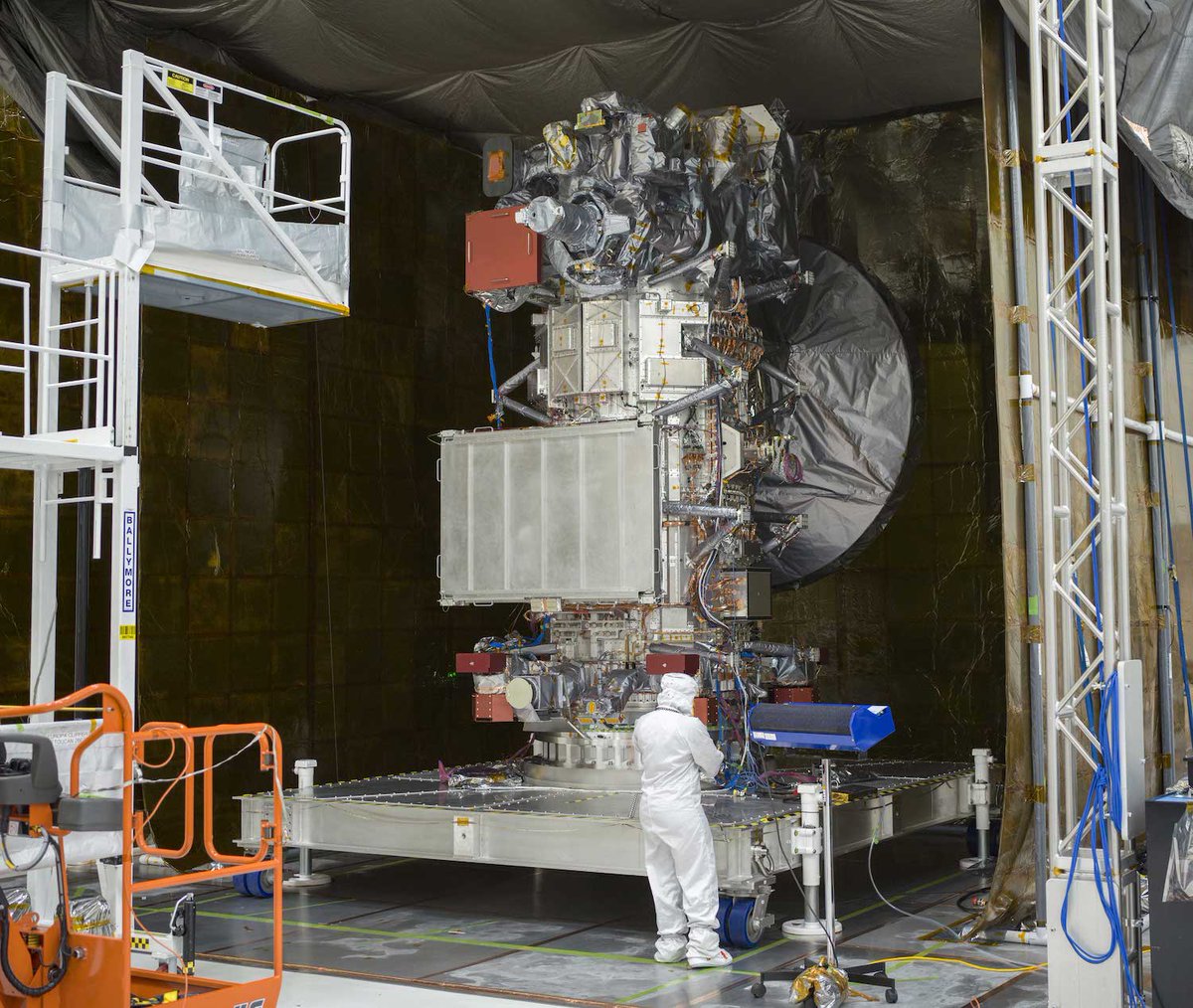 NASAAstrobio's tweet photo. This October, we launch our first mission to study the habitability of an ocean world – @EuropaClipper! Explore the spacecraft's suite of science instruments that will make this possible: https://t.co/c9XUaCvvW0 https://t.co/J2OI7Py0GJ