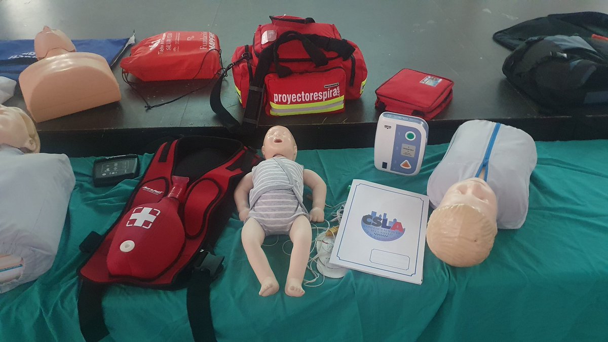 asoprotecor's tweet photo. Hoy hemos estado dando formación de Rcp y Desa a los miembros de la policía local de Aguilar de la Frontera y al personal del ayuntamiento.
#Autoprotección
#Sindicato CSLA
#ASOPROTECOR EMERGENCIAS https://t.co/PUVaCfU6Bb