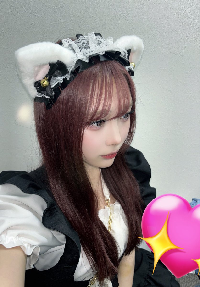ranchu_n's tweet photo. 新しい猫耳と髪色どうー？🫶 https://t.co/p8flh5tmaK