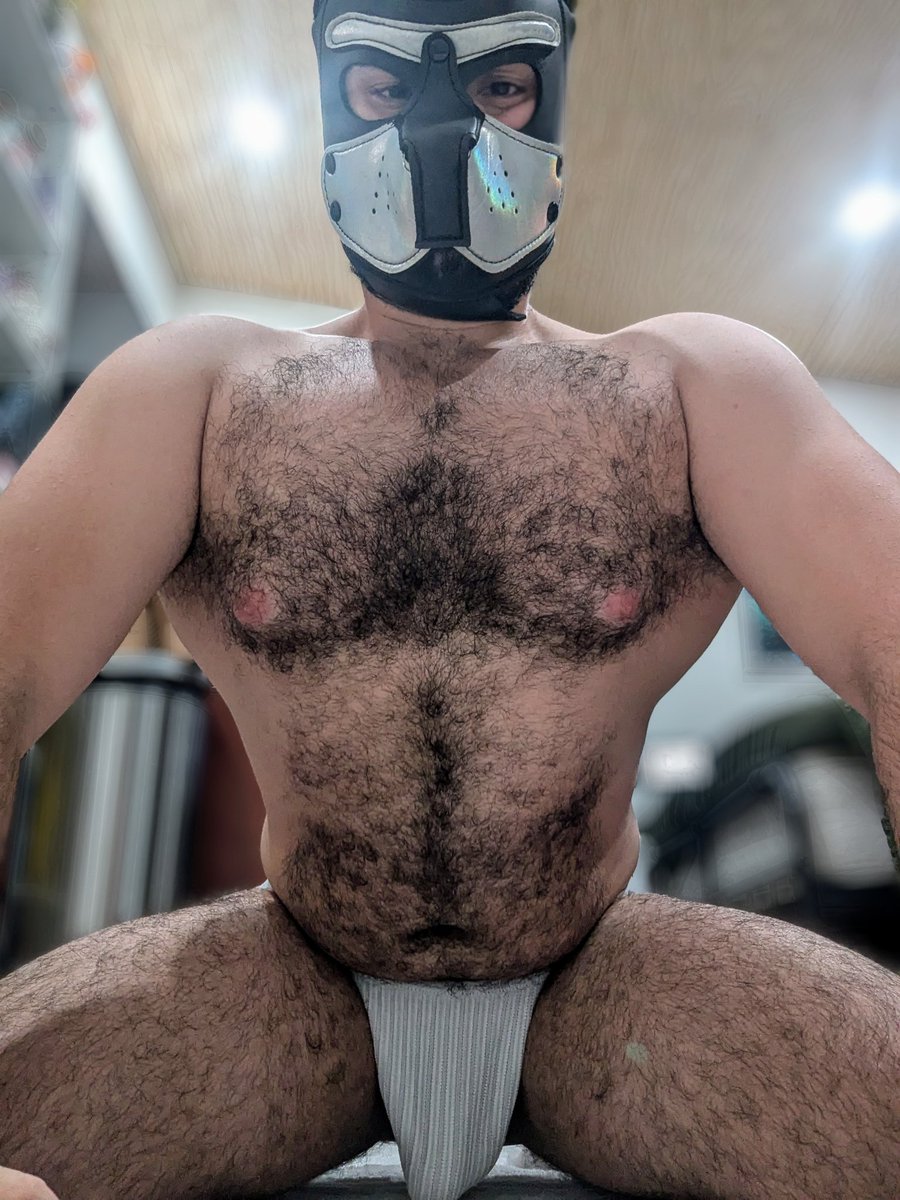 MalboroPup's tweet photo. Feeling the post workout pump 🔥💪🏻 https://t.co/O9gmtvHPuY