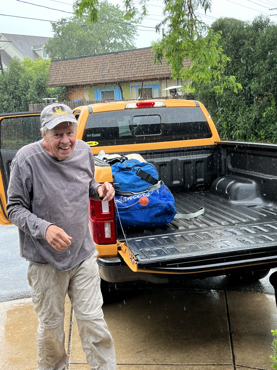 Rain, snow, sleet or shine. Always a good time to load a shipment! Mike has been providing goods to the Dominican Republic for years. This is our second partnership. Thank you Mike!