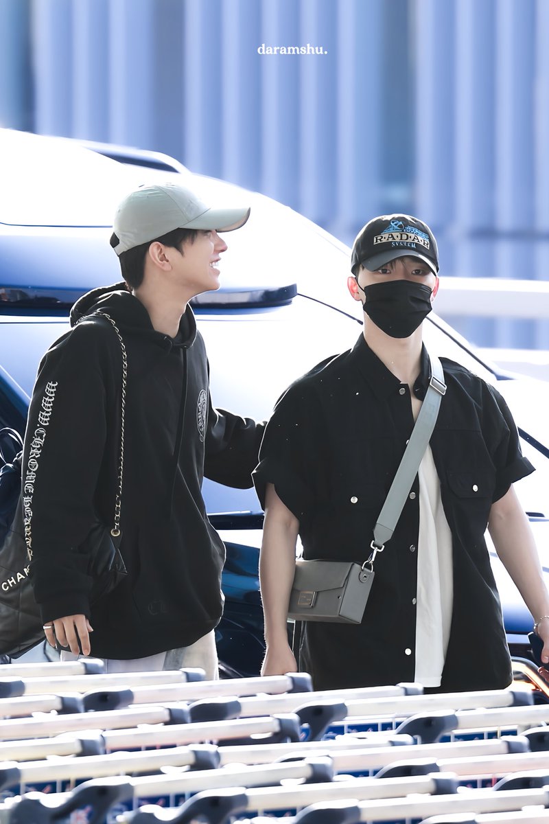 "엥? "
#조슈아 #Joshua 
#디노 #이찬 #Dino
#seventeen #세븐틴