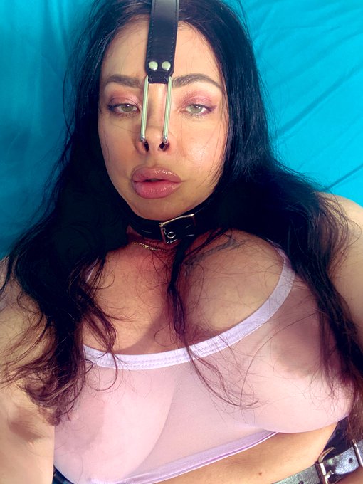 🐽 Just oinking my filthy ass around like the doating Muscle MILF that I am&hellip;  Catch a glimpse into my