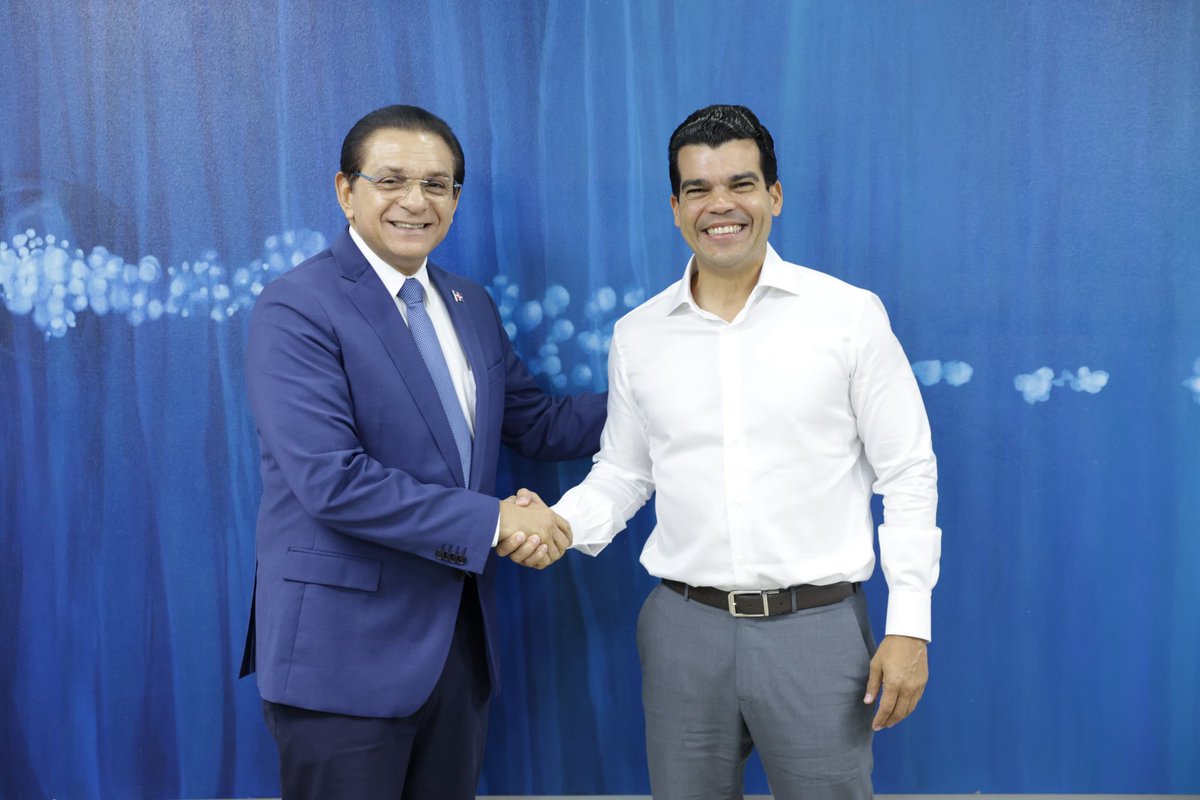 Hoy tuve el honor de conversar con mi buen amigo y senador electo de Santiago, el doctor Daniel Rivera (<a href="/drdanielrivera_/">Daniel Rivera</a> ). Revisamos estatus y avances de los proyectos de INAPA en la provincia. Fue un encuentro muy productivo y estoy seguro de que juntos seguiremos avanzando en
