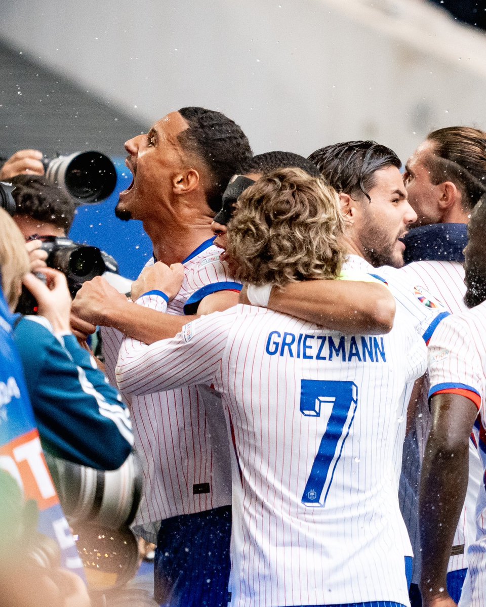 On l’a fait 𝙚𝙣 𝙚́𝙦𝙪𝙞𝙥𝙚 ✊

#FiersdetreBleus