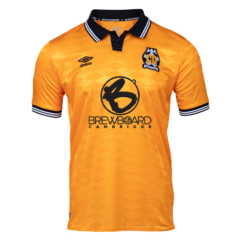 EddieRepton's tweet photo. @hendocfc They seem to have had a different GK template to the usual Umbro template last season, like Cambridge last season and this, they also have 'normal' logo something to do with distributor maybe? https://t.co/vQKLCg1zZE