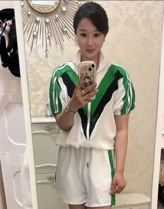 AcidQueen224694's tweet photo. 来自瓜友分享文件：延吉师范大学 高颜巨乳校花 被金主8000元！随便玩弄！@@@@：https://t.co/TBLujzTXUX   143502#福利姬 #稀缺资源 #内部资源 #微博热搜事件 https://t.co/W2y2C06Y7Z