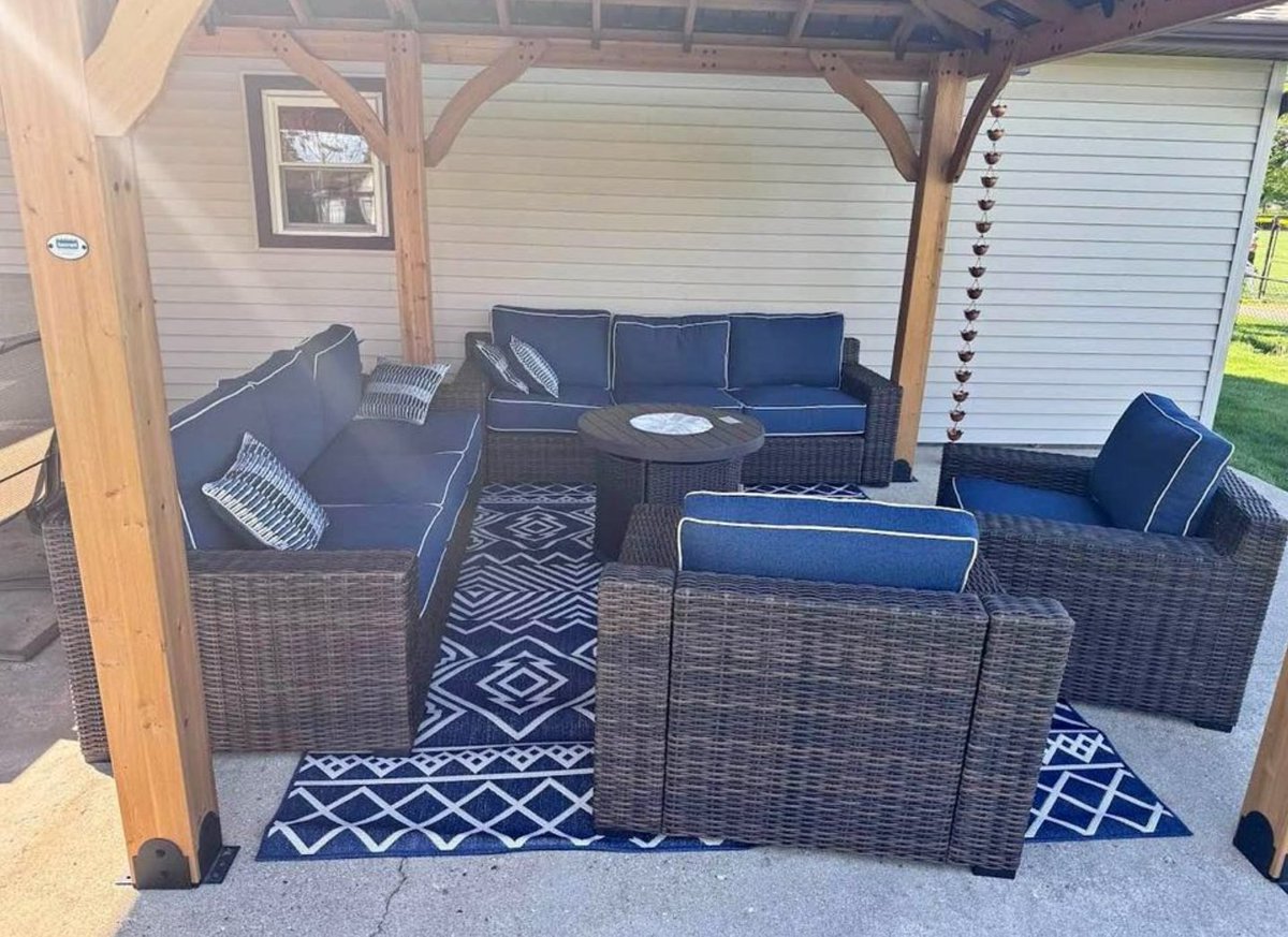 OSOSWholesale's tweet photo. July 4th is this Thursday! 🇺🇸 Enjoy our country's independence in style on our comfy, oversized set with firepit 🔥. Come on in a visit our showroom: 24137 111th St, Suite F, Naperville, IL 

#smallbusiness #plainfield #oswego #naperville #deck #patioset #porch #patiofurniture https://t.co/jCHyzcZ55F