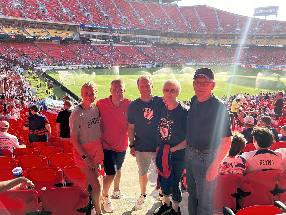 Lakin Appell tweet media