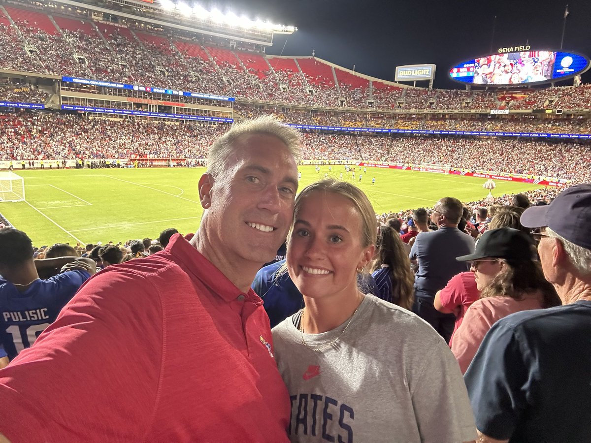 Lakin Appell tweet media