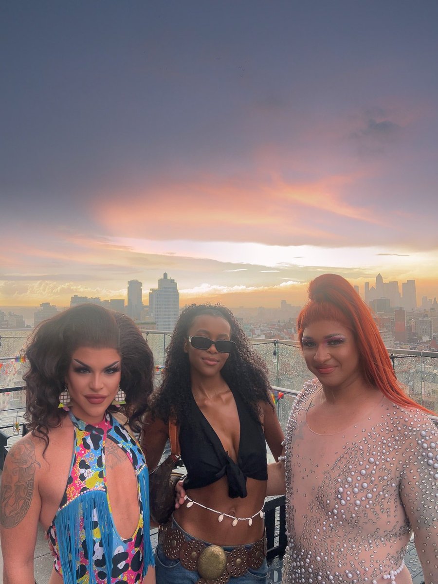 Ariel Versace tweet media