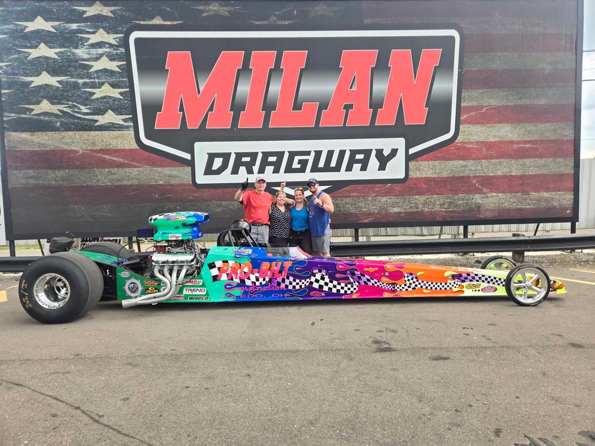rlgbuilds's tweet photo. Congratulations to HR Operations Supervisor Kendallyn Jacobs who recently won the #SuperPro class at #MilanDragway in Michigan. The only female in a field of 50 drivers that day, she earned points toward the overall Super Pro championship. #WomenInRacing #RLGProud #DragRacing https://t.co/5uqdk2bDHz