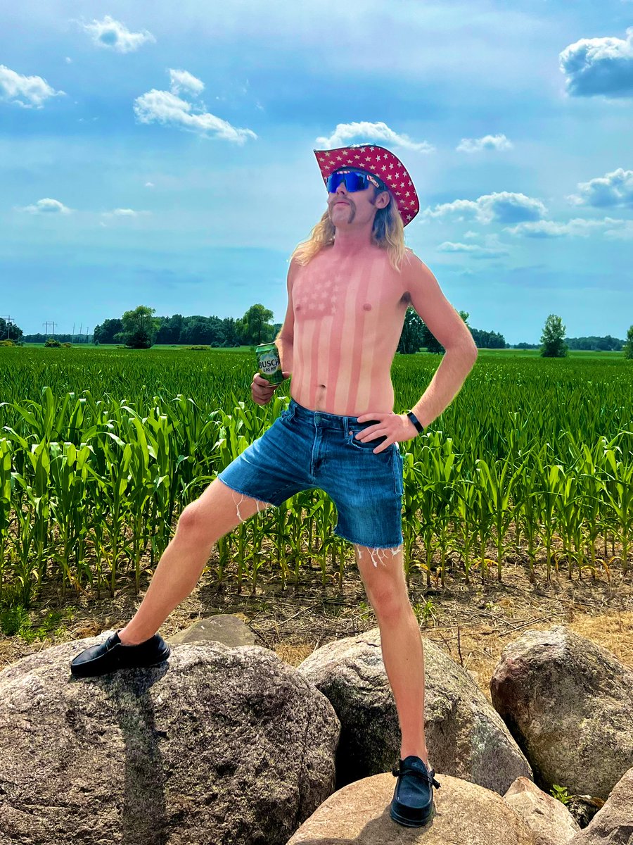 spencereynolds_'s tweet photo. @BuschBeer If this doesnโt get me a summerโs worth of Busch, Iโm not sure what willโฆ ๐บ๐ธ๐ฆ
๐งจ
#Busch4thofJulySupply #Sweepstakes #CornLight https://t.co/0zyRe4PlTp