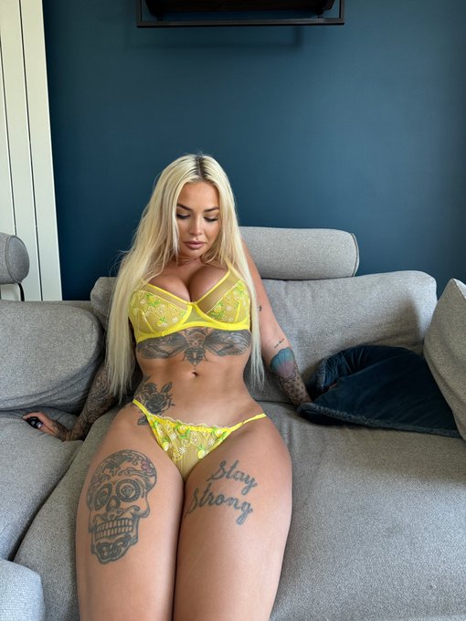 Wanna cuddle? https://t.co/GTER5Gj7CE