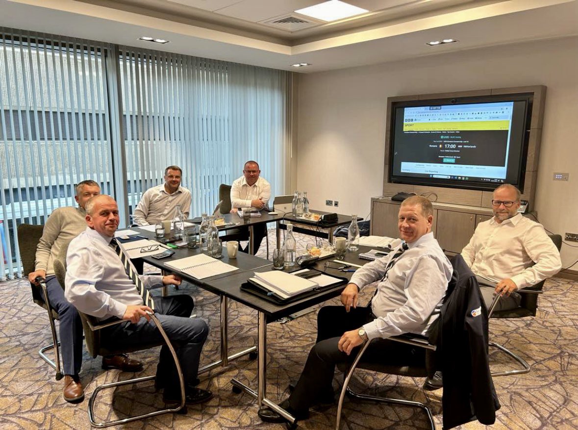 ashleighscot's tweet photo. Board meeting today. Was a tight schedule but managed to wrap up AOB in time for kick off 🇷🇴🇳🇱🍺🍷 https://t.co/pZL8TSMg4U