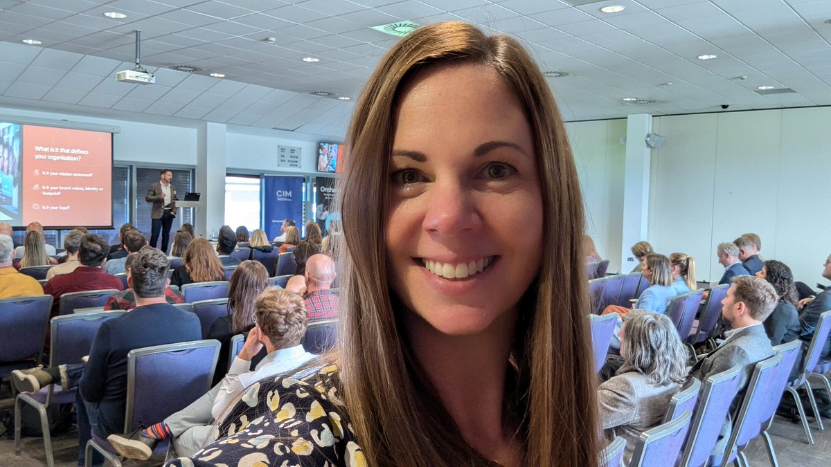 MC Glew duties done - thanks to all the speakers and my <a href="/CIMinfo_Wales/">CIM Wales</a>  and <a href="/CIMinfo/">CIM</a> colleagues for a fab #branding event today #dropmic #CIMEvents